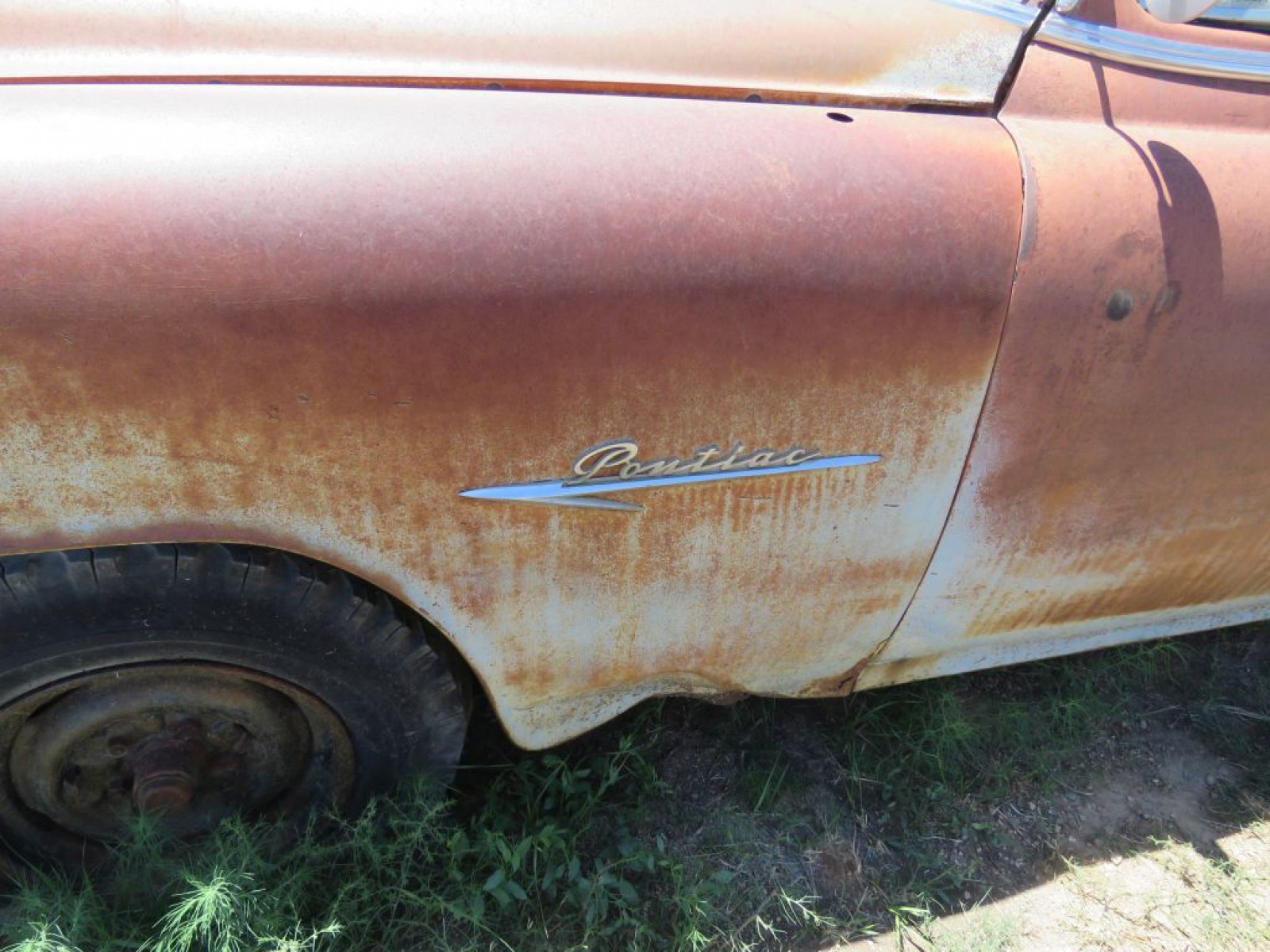 1953 Pontiac Chieftain Deluxe 2dr Sedan - Image 4