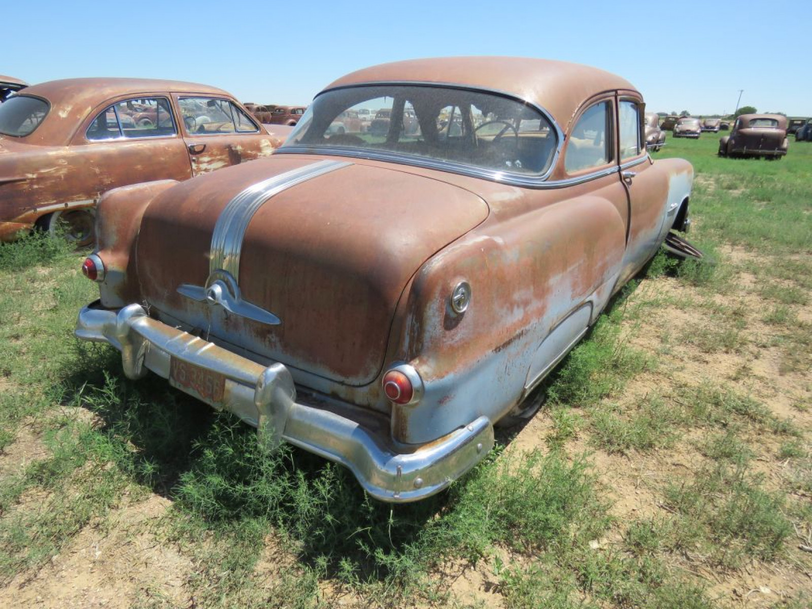 1953 Pontiac Chieftain Deluxe 2dr Sedan - Image 6