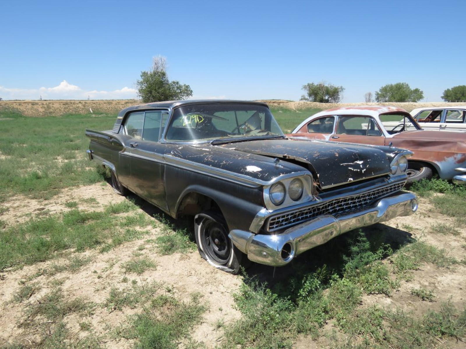 1958 Ford Galaxie 500 4dr HT - Image 1