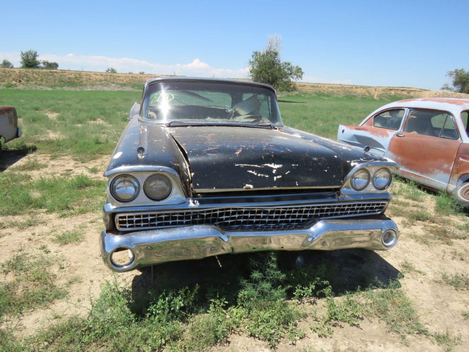 1958 Ford Galaxie 500 4dr HT - Image 2