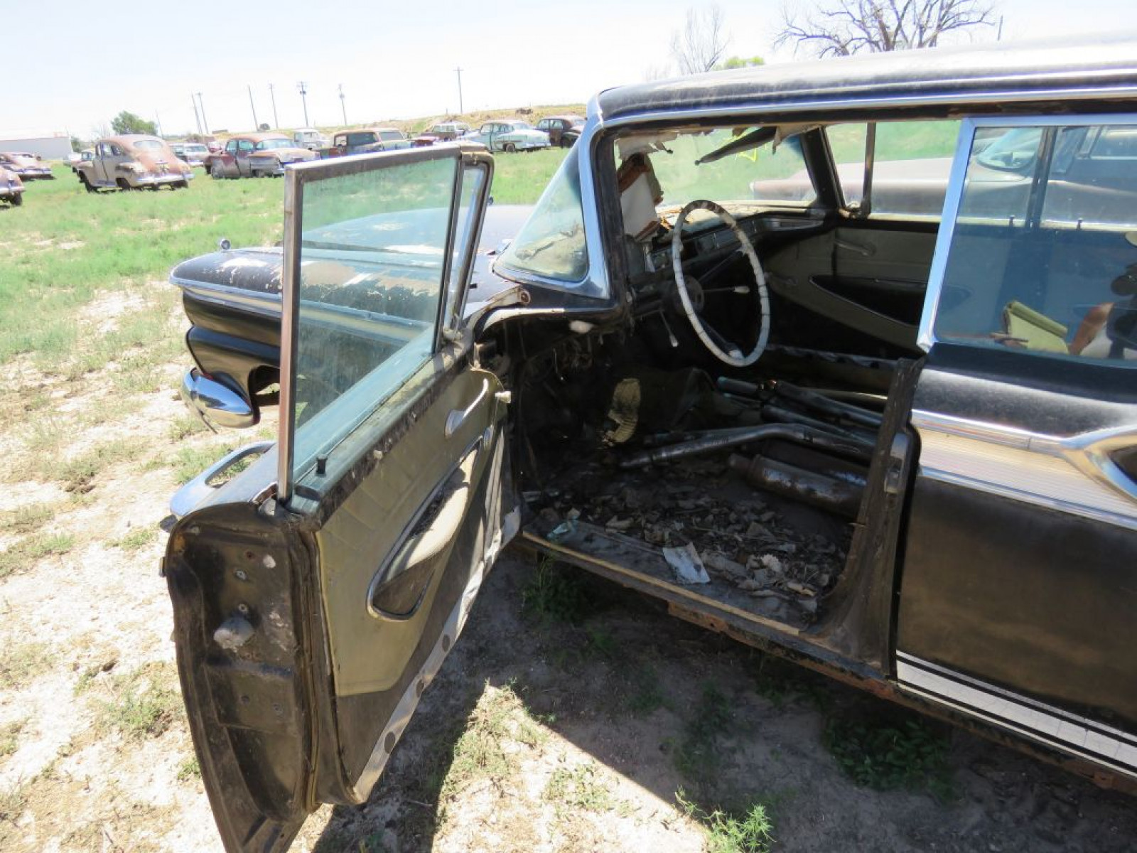 1958 Ford Galaxie 500 4dr HT - Image 5