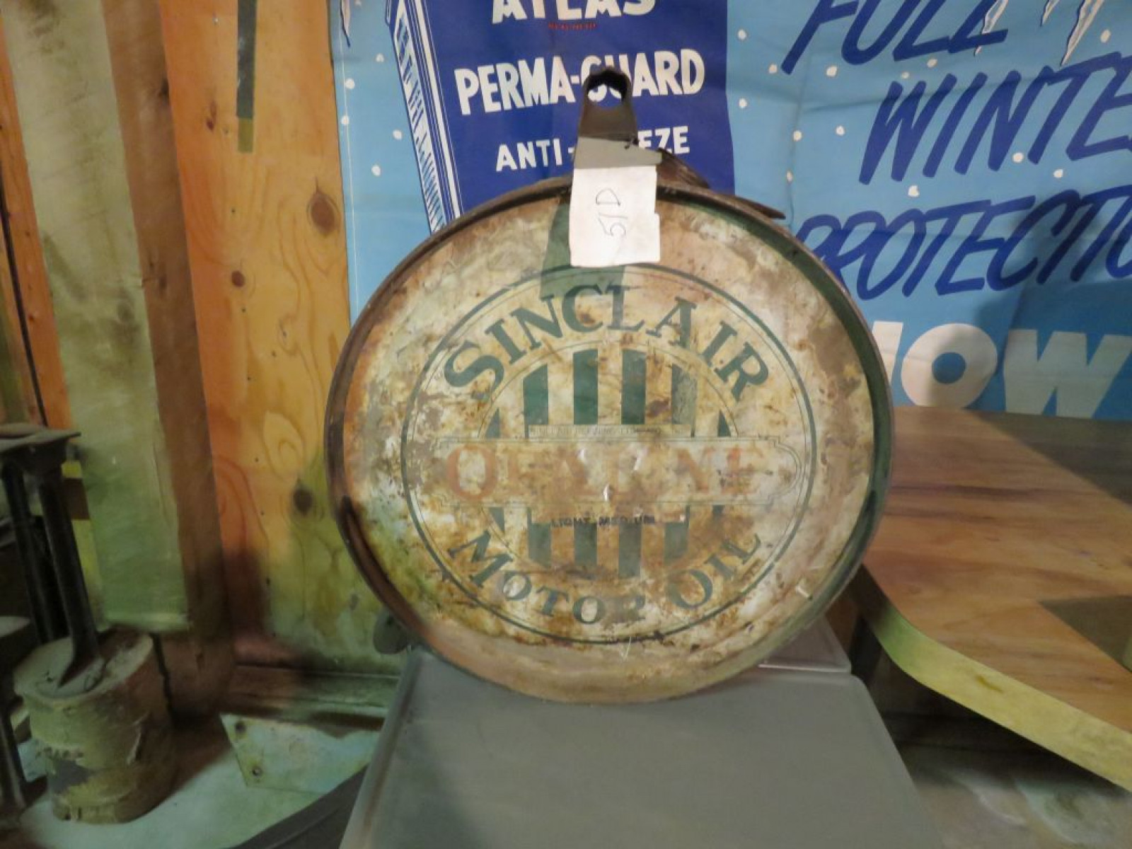 Sinclair Rocker Oil Can - Image 1