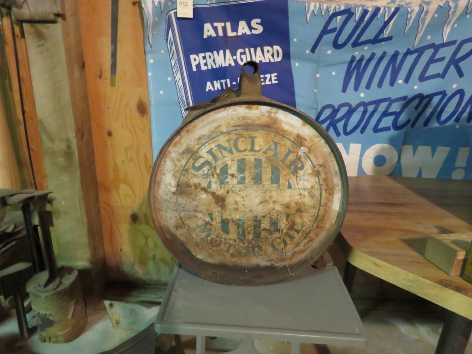 Sinclair Rocker Oil Can - Image 3