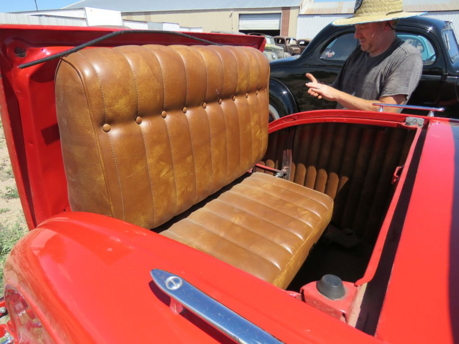 1932 Ford Roadster Custom - Image 14