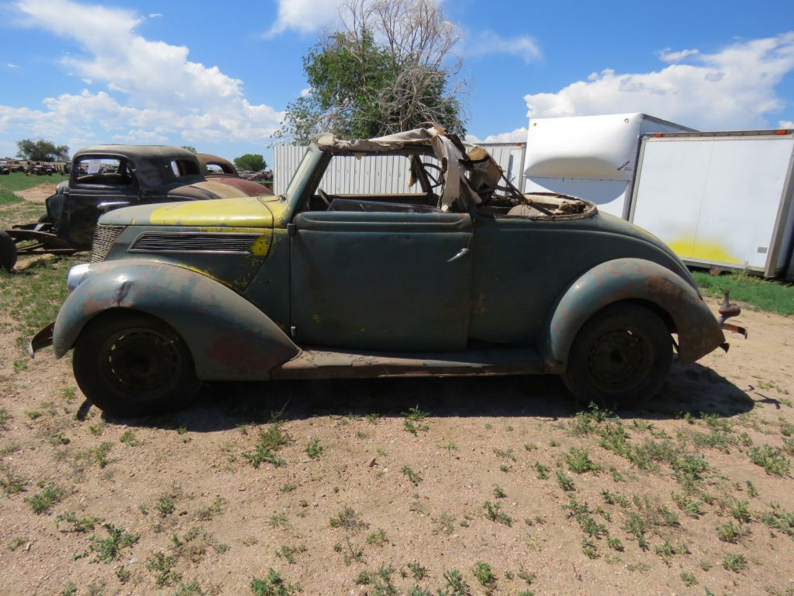 1937 Ford Club Cabriolet - Image 4