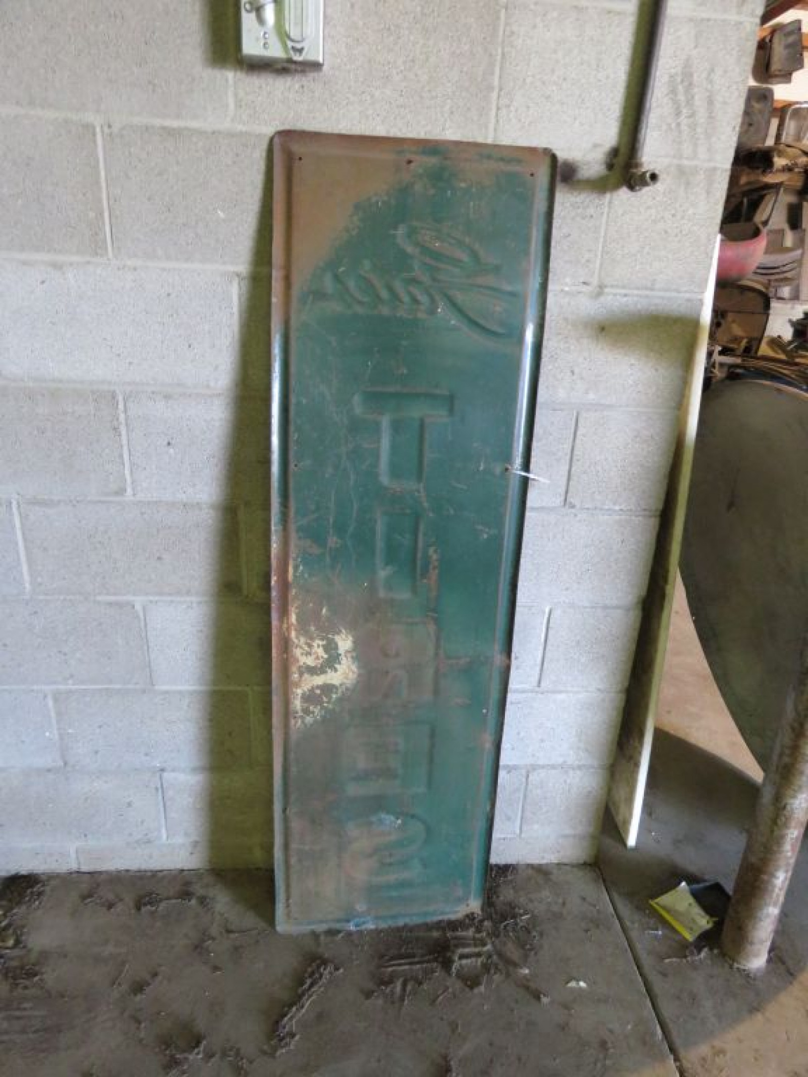 Gates Tires Painted Tin Sign - Image 3