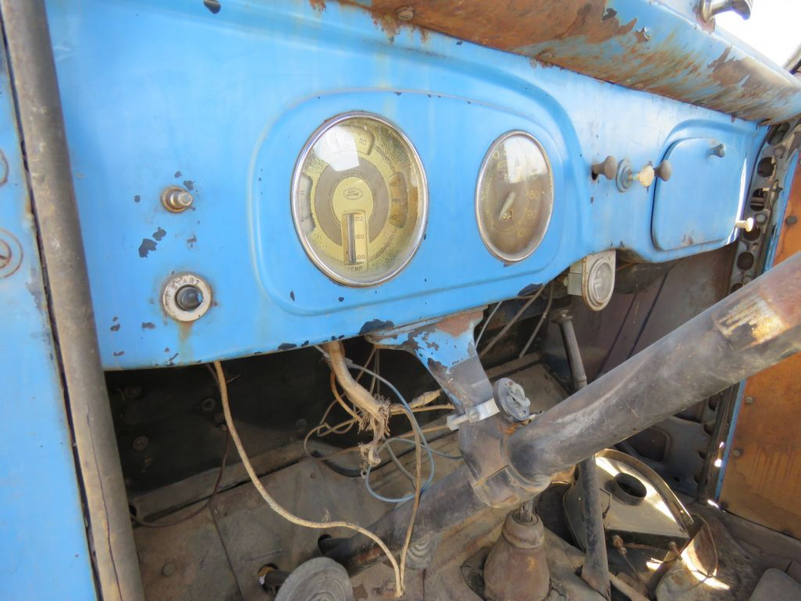 1937 Ford BB Flatbed Truck - Image 9
