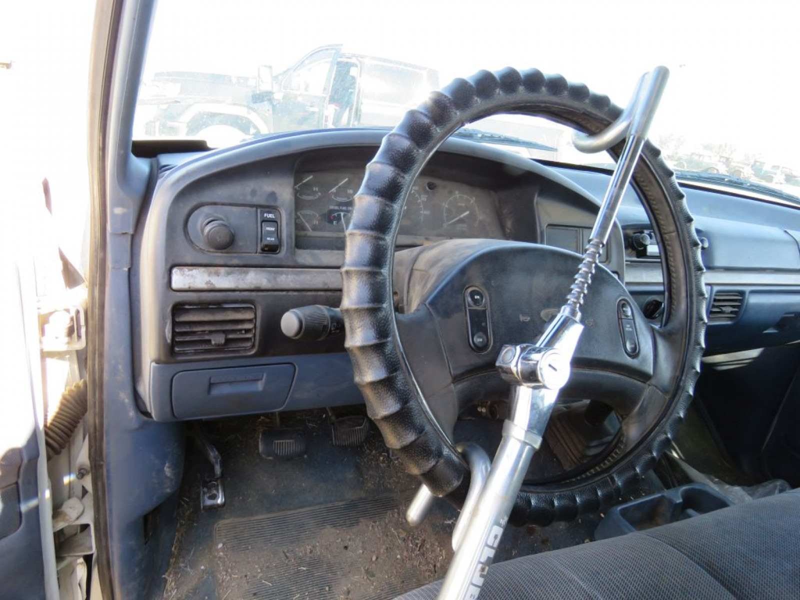 1995 Ford F-350 XLT 7.3 Power stroke Diesel Dually Pickup - Image 16