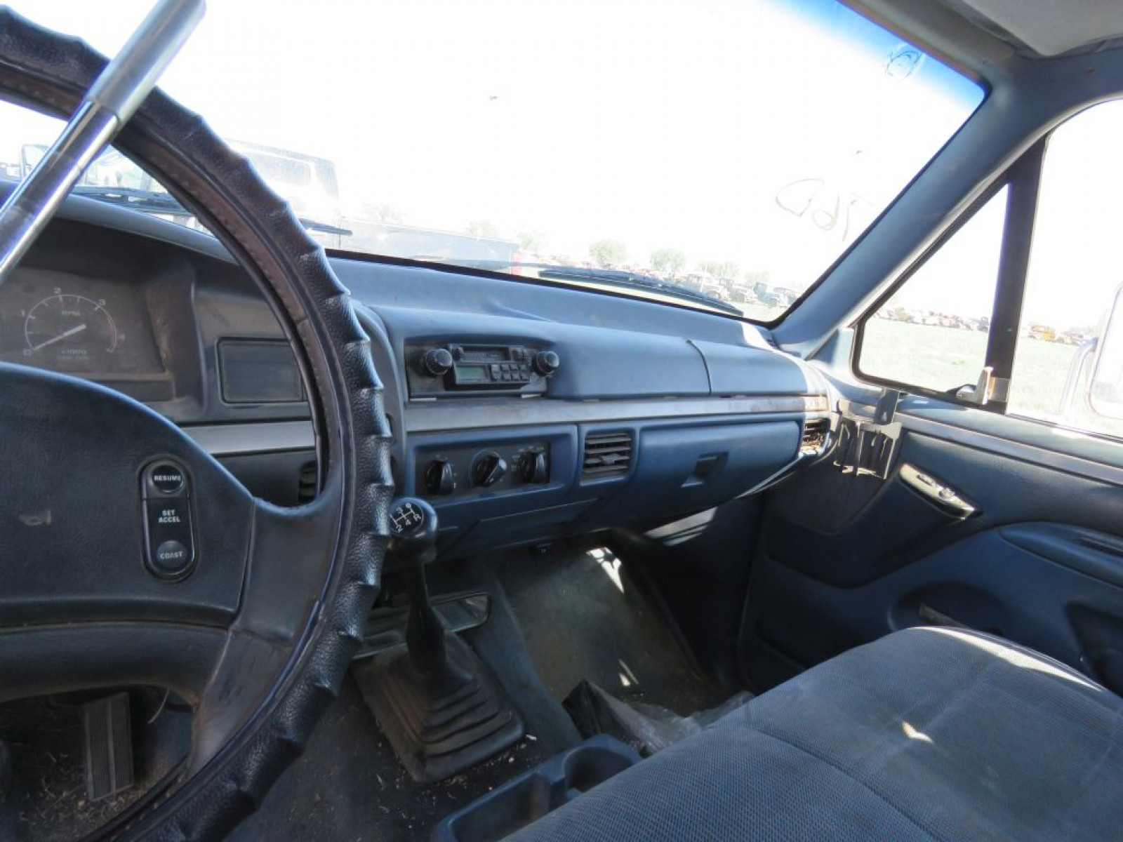 1995 Ford F-350 XLT 7.3 Power stroke Diesel Dually Pickup - Image 17