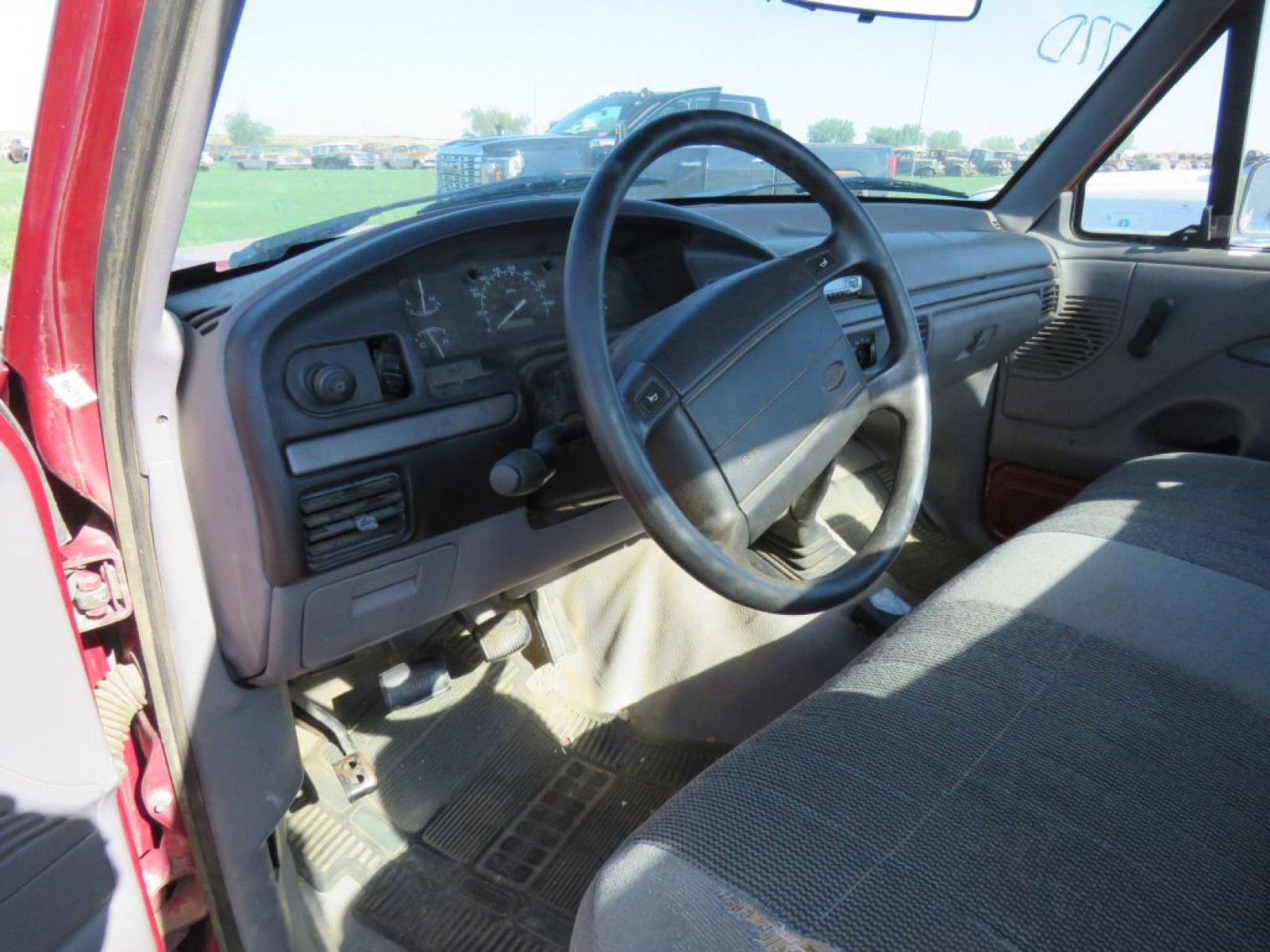 1995 Ford F150 XlT Pickup - Image 6
