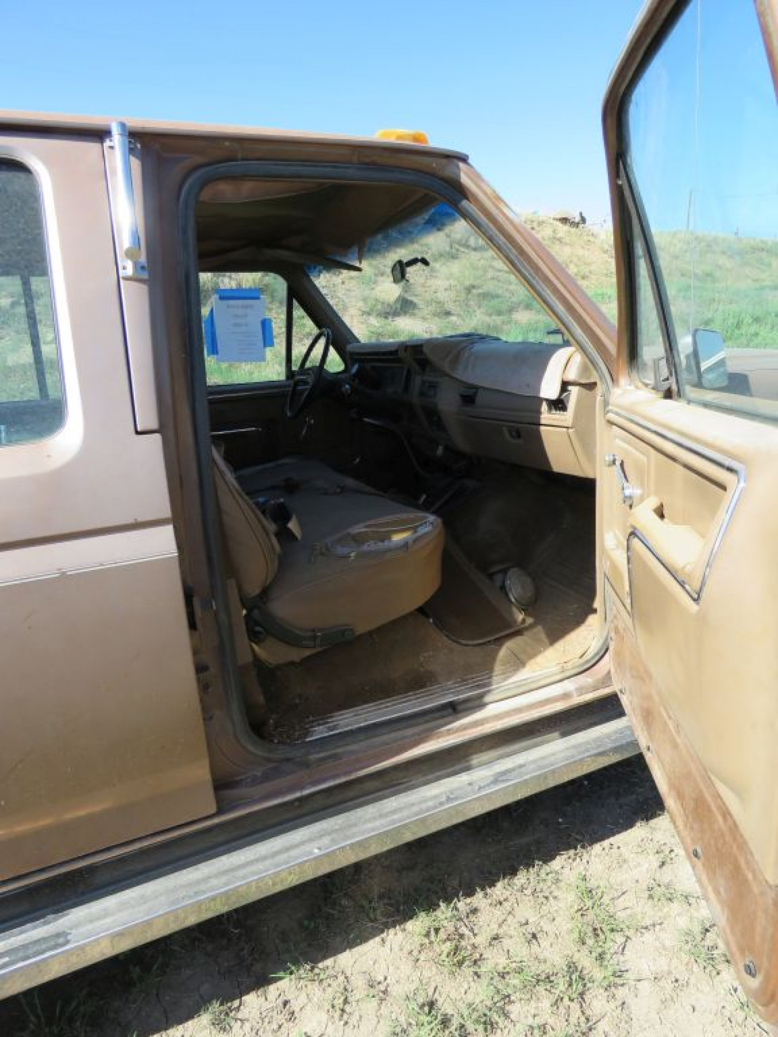 1986 Ford F350 Dually Pickup - Image 12