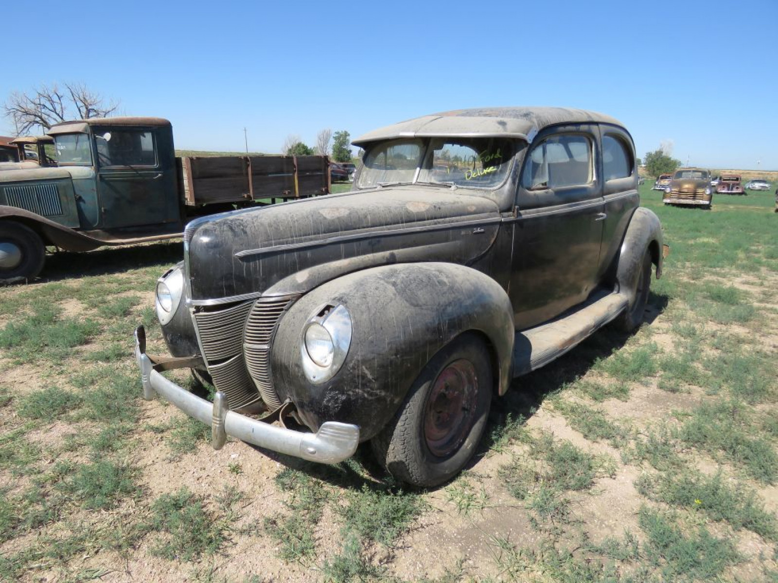 1940 Ford Tudor Deluxe Sedan - Image 3