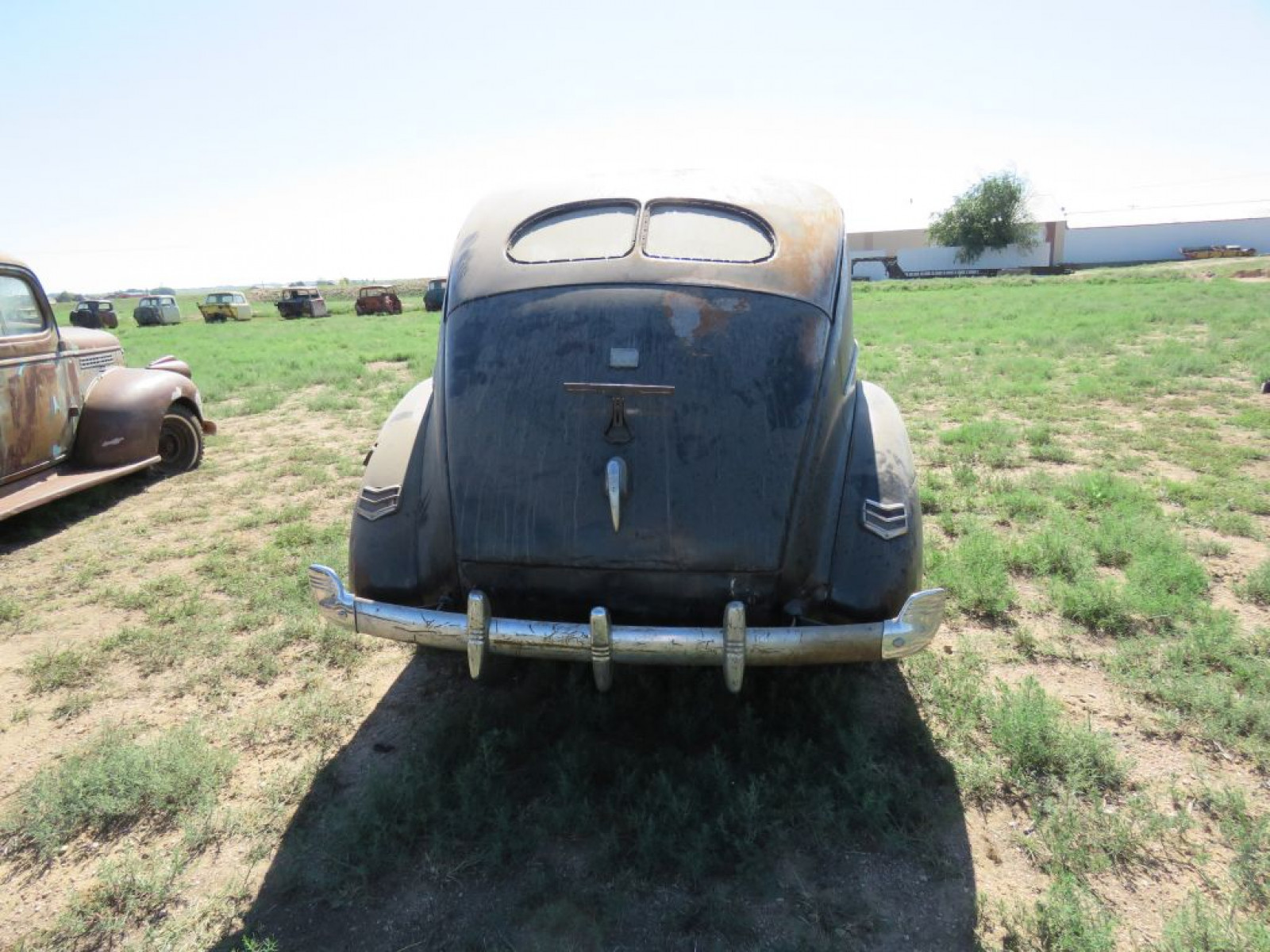 1940 Ford Tudor Deluxe Sedan - Image 5