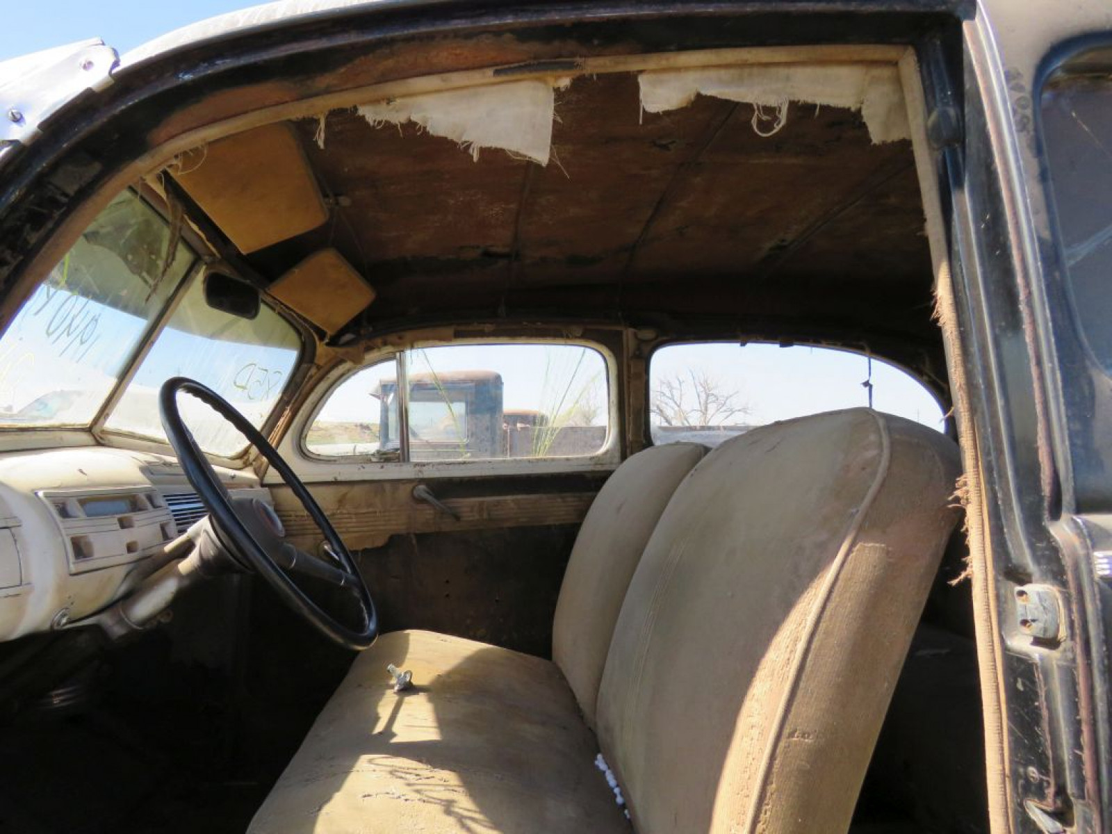 1940 Ford Tudor Deluxe Sedan - Image 9
