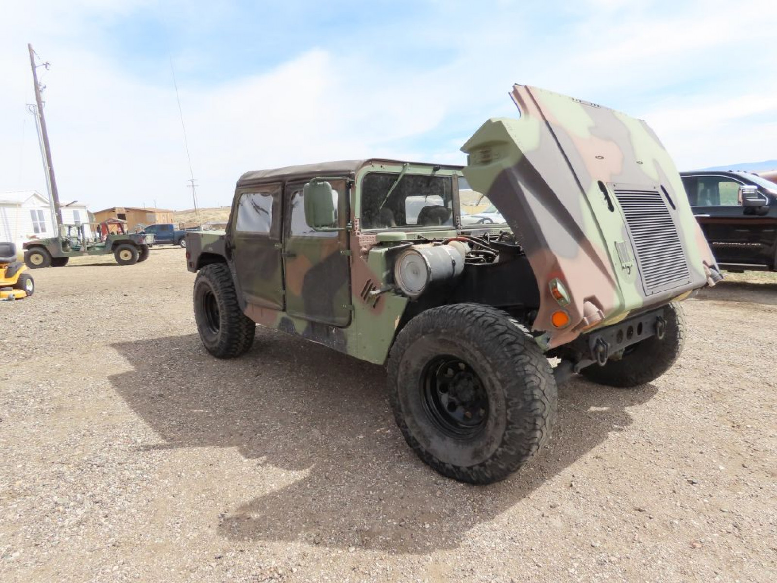 2004 AM General HumVee - Image 1