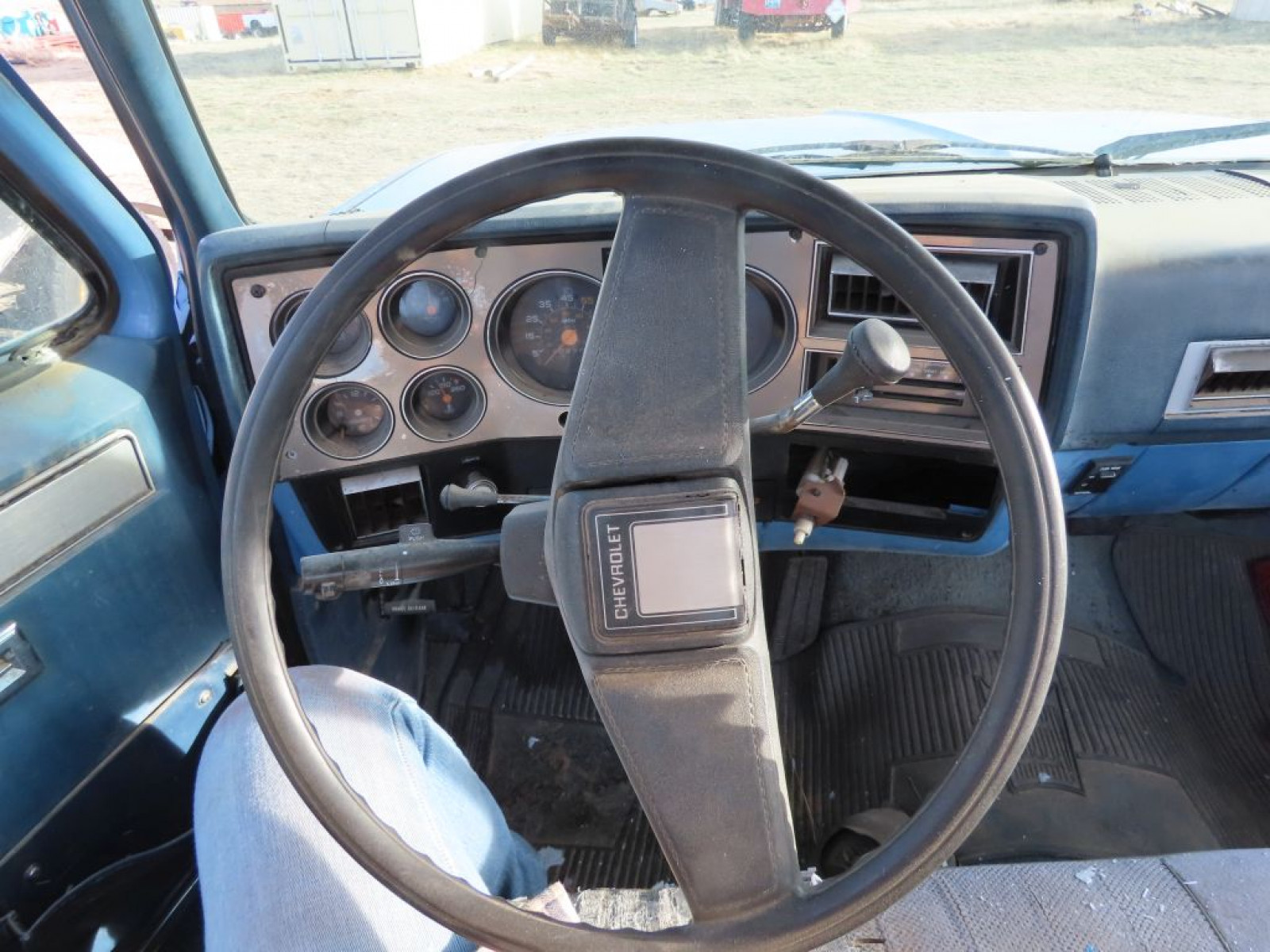1986 Chevrolet Silverado 1/2 ton Short box Pickup - Image 13