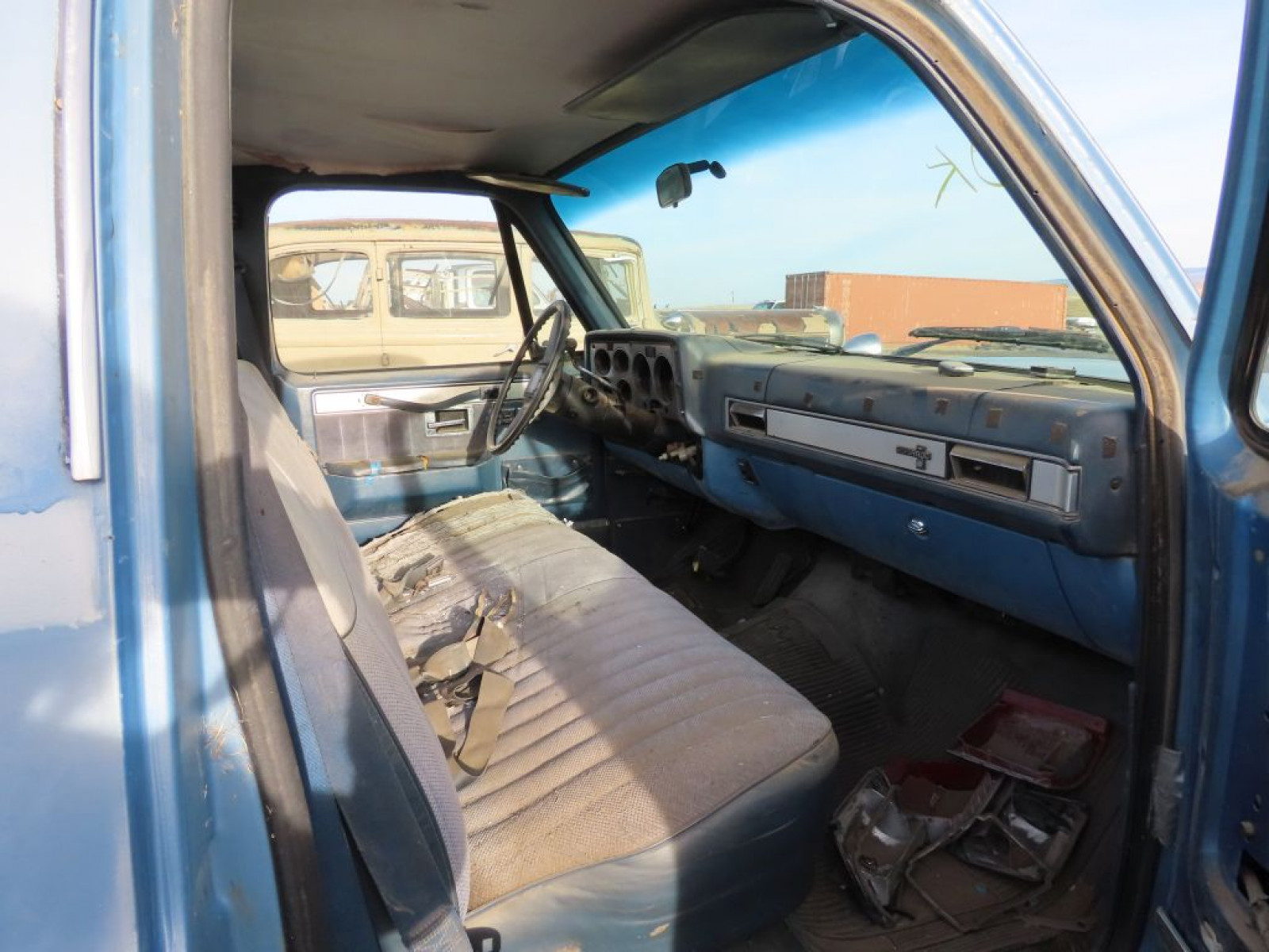 1986 Chevrolet Silverado 1/2 ton Short box Pickup - Image 16