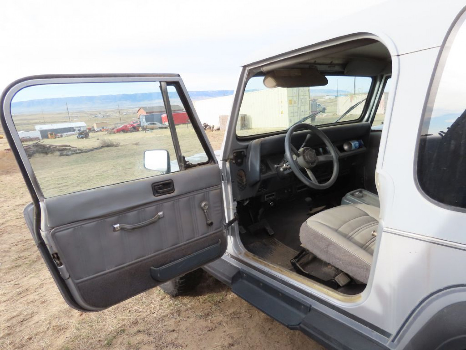 1989 Jeep Laredo 4x4 - Image 11
