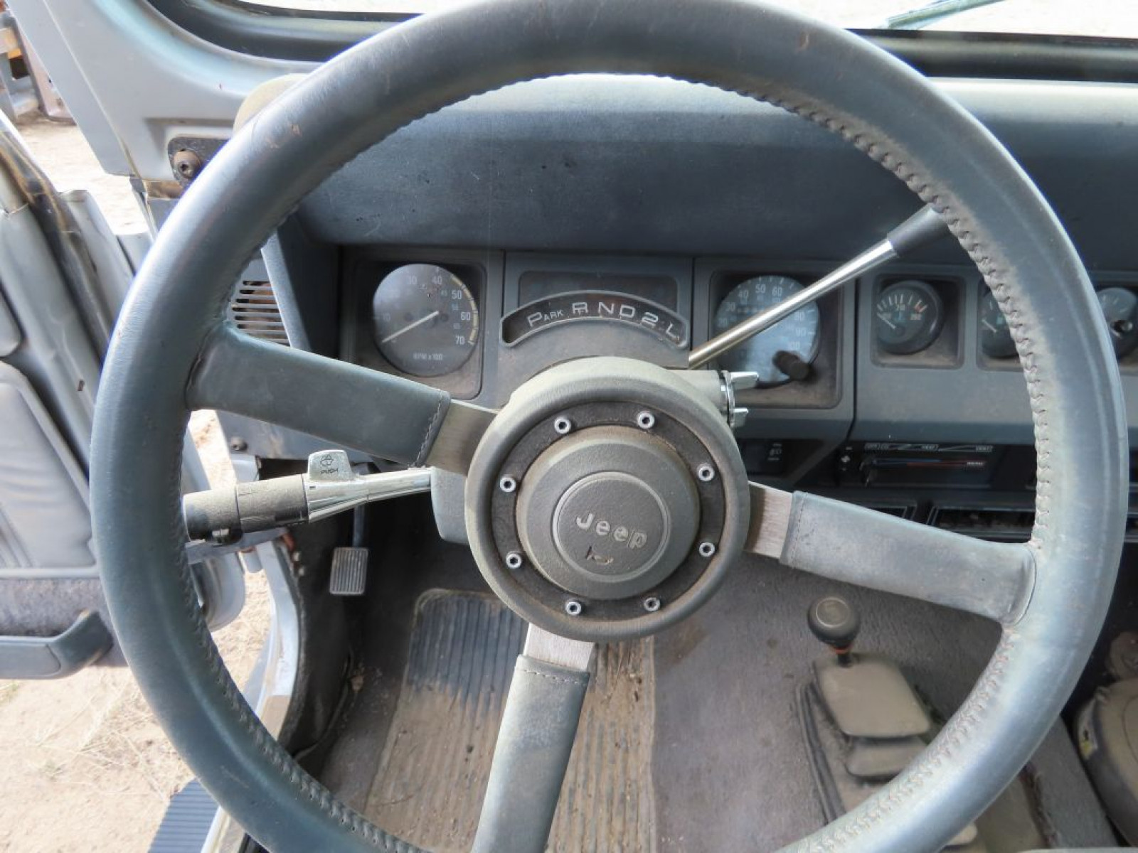 1989 Jeep Laredo 4x4 - Image 12