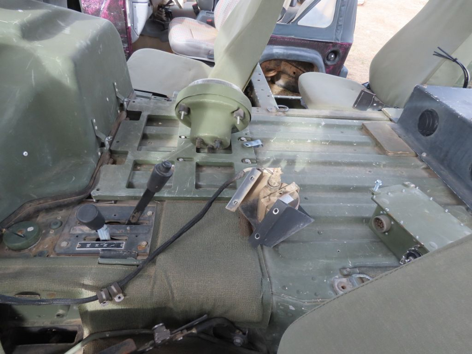 2009 AM General Humvee 4x4 - Image 11