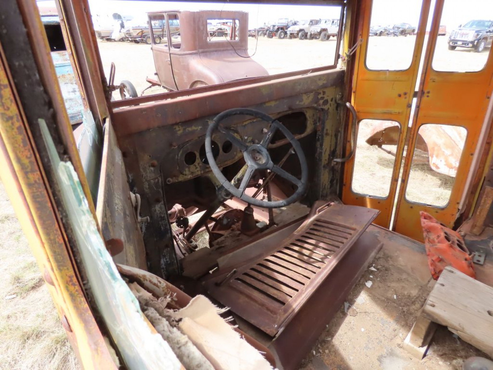 Amazing Cool 1935 Ford Short School Bus - Image 6