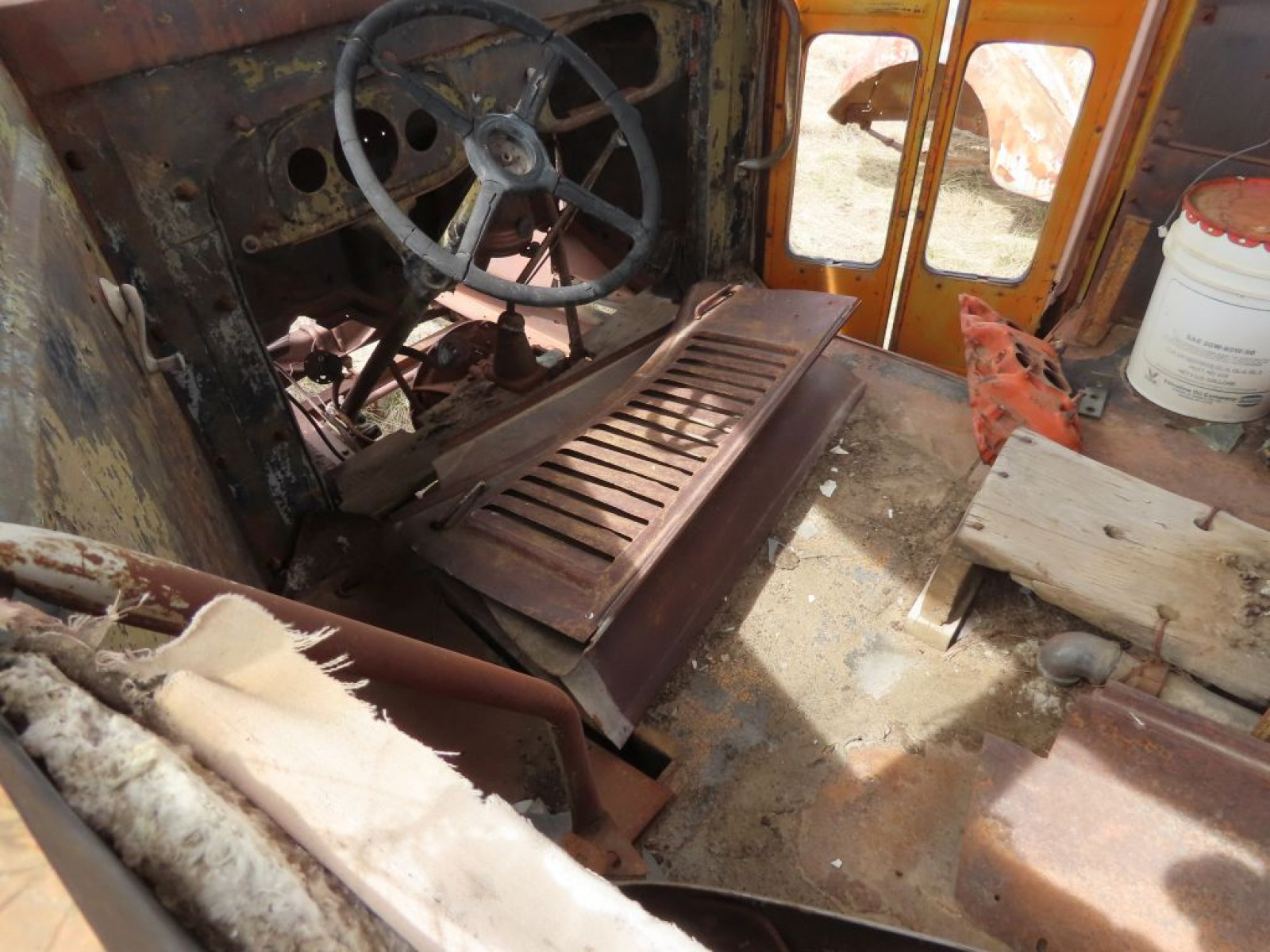 Amazing Cool 1935 Ford Short School Bus - Image 7