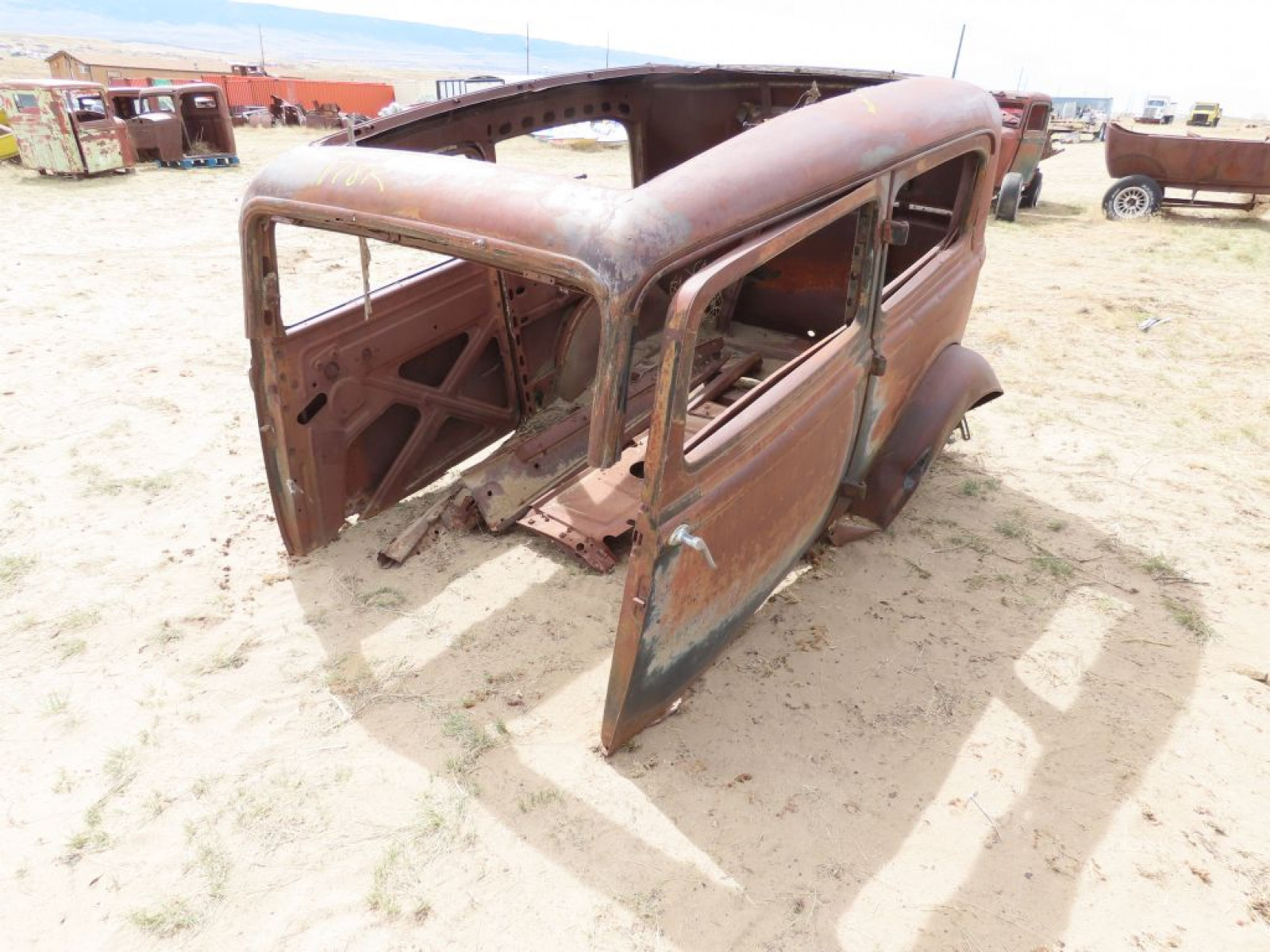 Ford 2dr Sedan Body for Project - Image 3