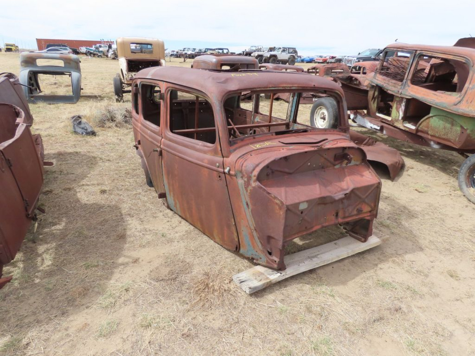1934 Ford 4dr Sedan Body for Rod, Restore, or Parts - Image 1