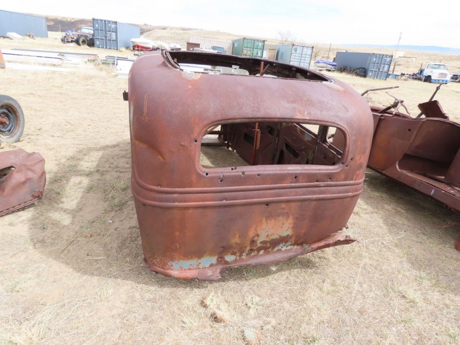 1934 Ford 4dr Sedan Body for Rod, Restore, or Parts - Image 4