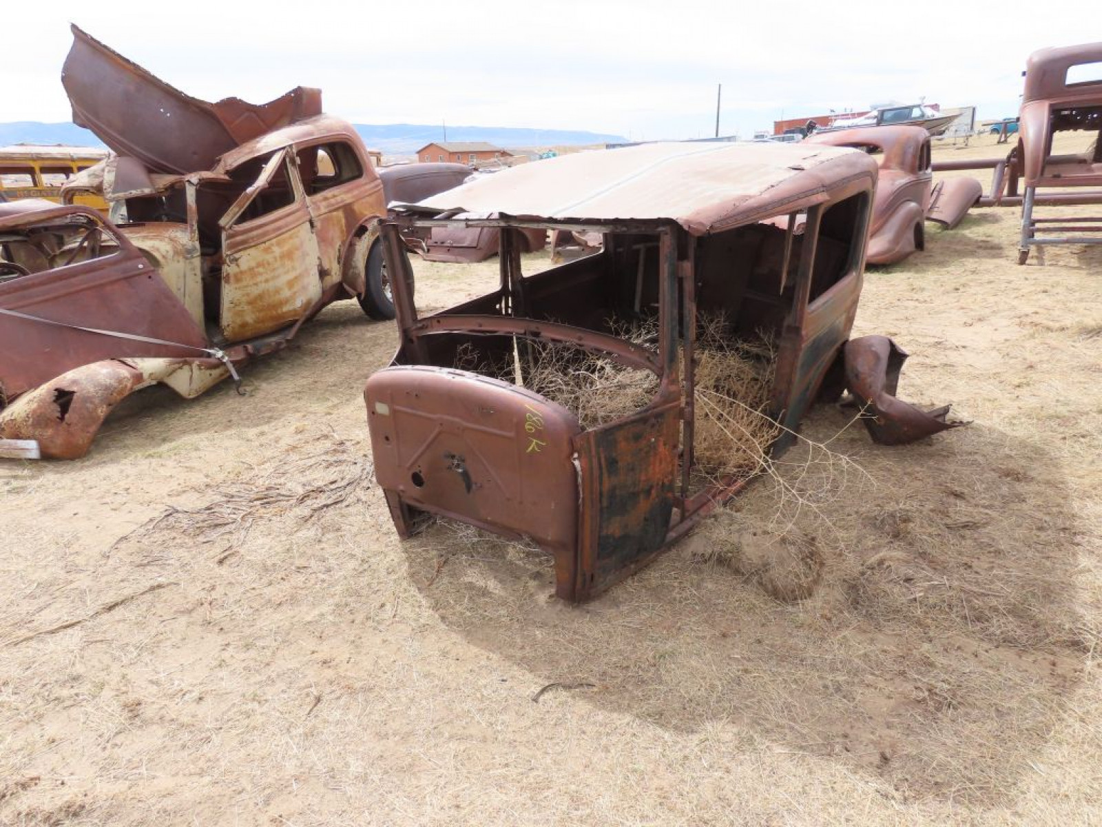 Ford 2dr Sedan Body for Project - Image 5