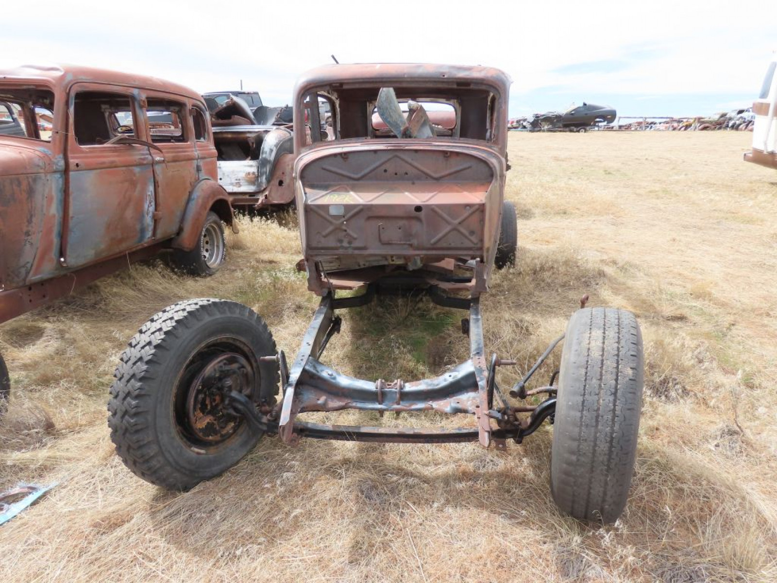 1932/3 Ford 2dr Sedan for Rod, Project, for Parts - Image 2