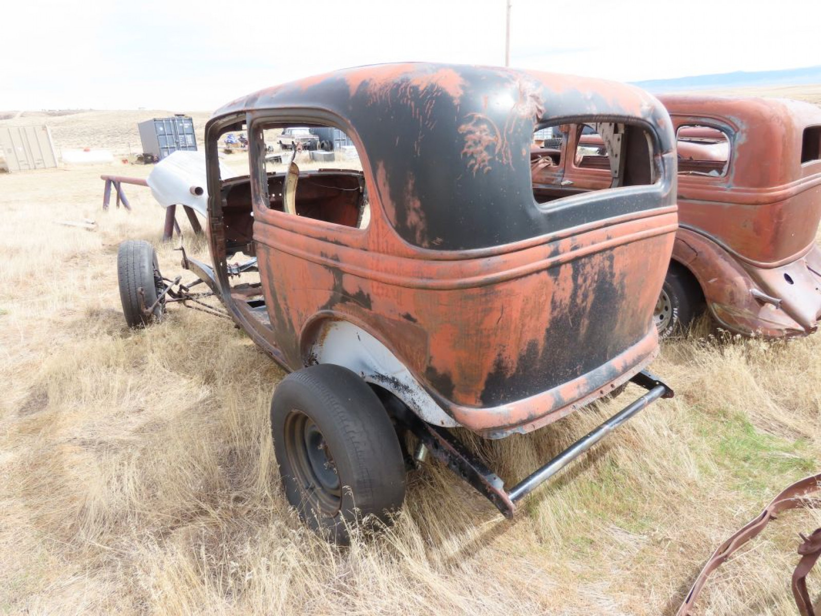 1932/3 Ford 2dr Sedan for Rod, Project, for Parts - Image 5