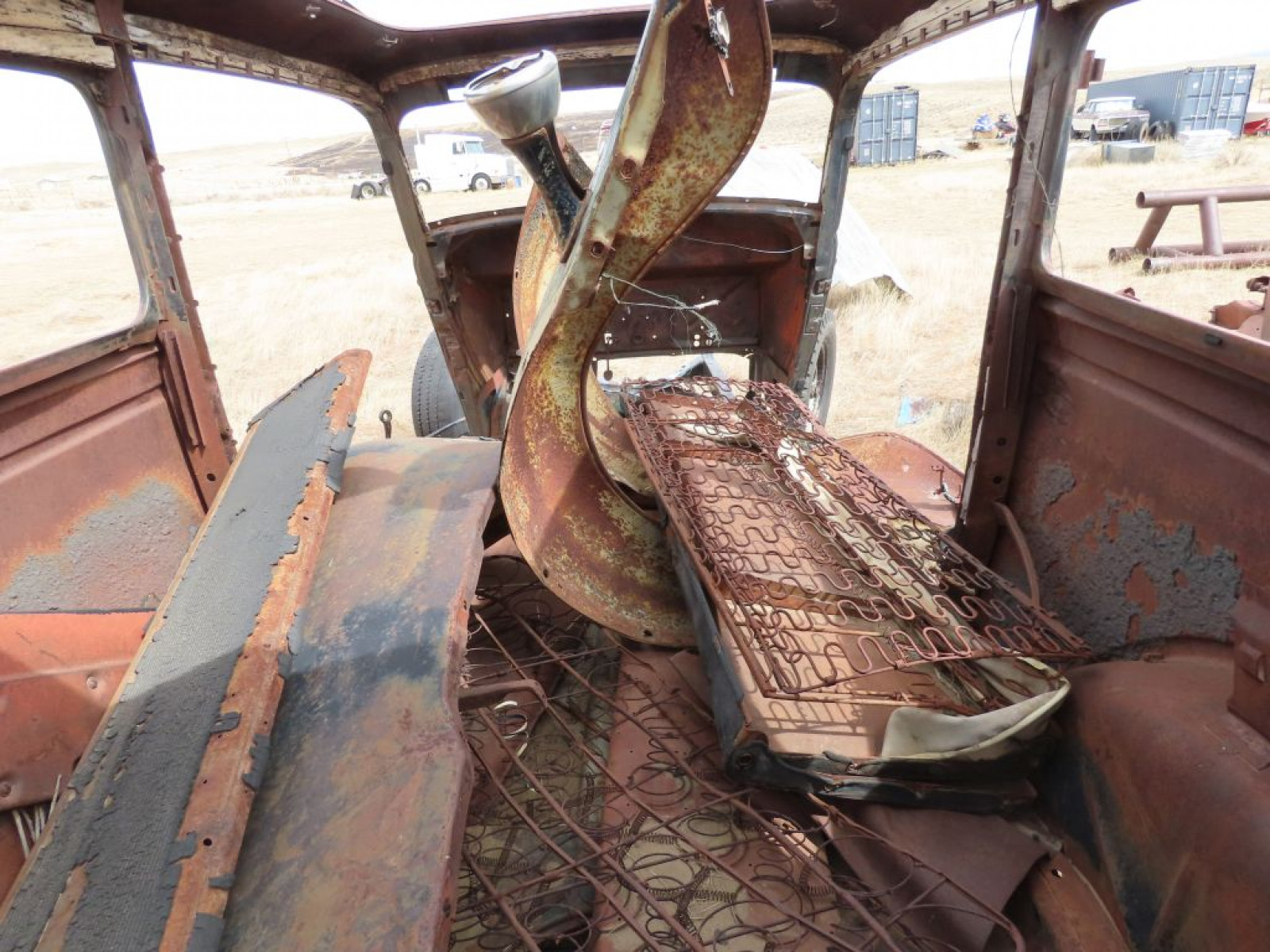1932/3 Ford 2dr Sedan for Rod, Project, for Parts - Image 7