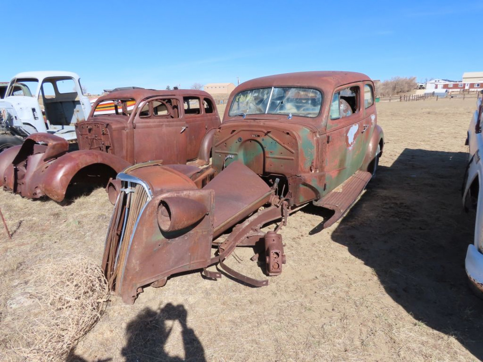 1930's Chrysler 2dr Sedan for Project or Parts - Image 3