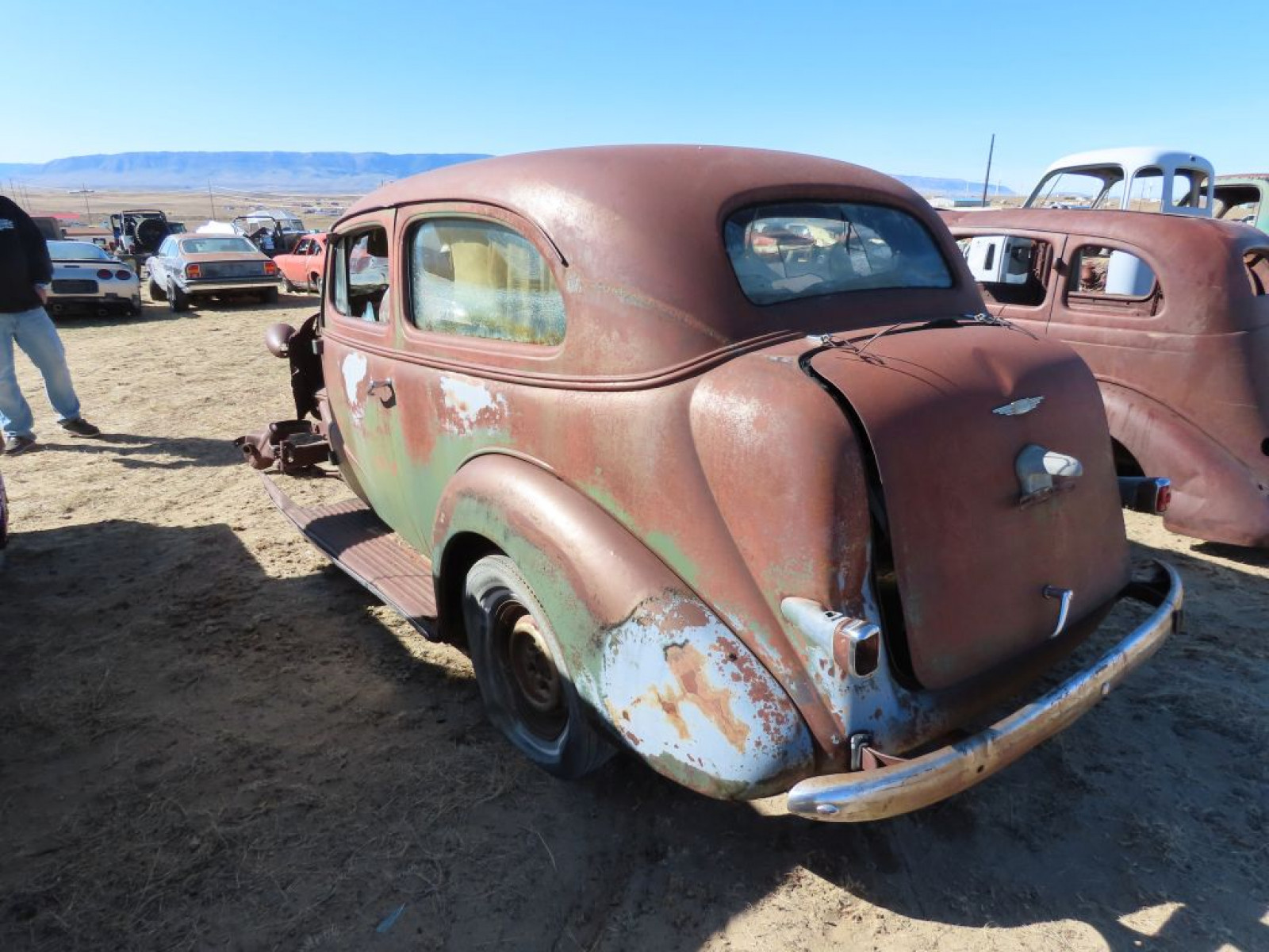1930's Chrysler 2dr Sedan for Project or Parts - Image 5
