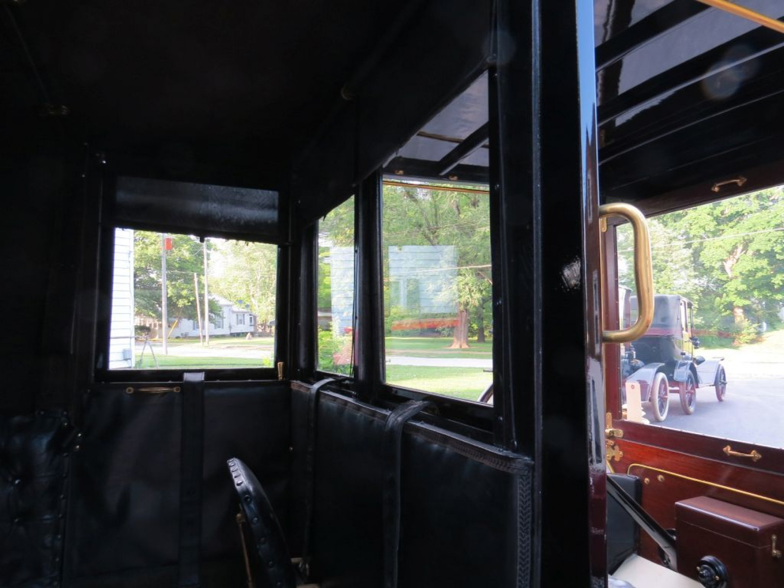 Beautiful 1912 Model T Town Car - Image 18