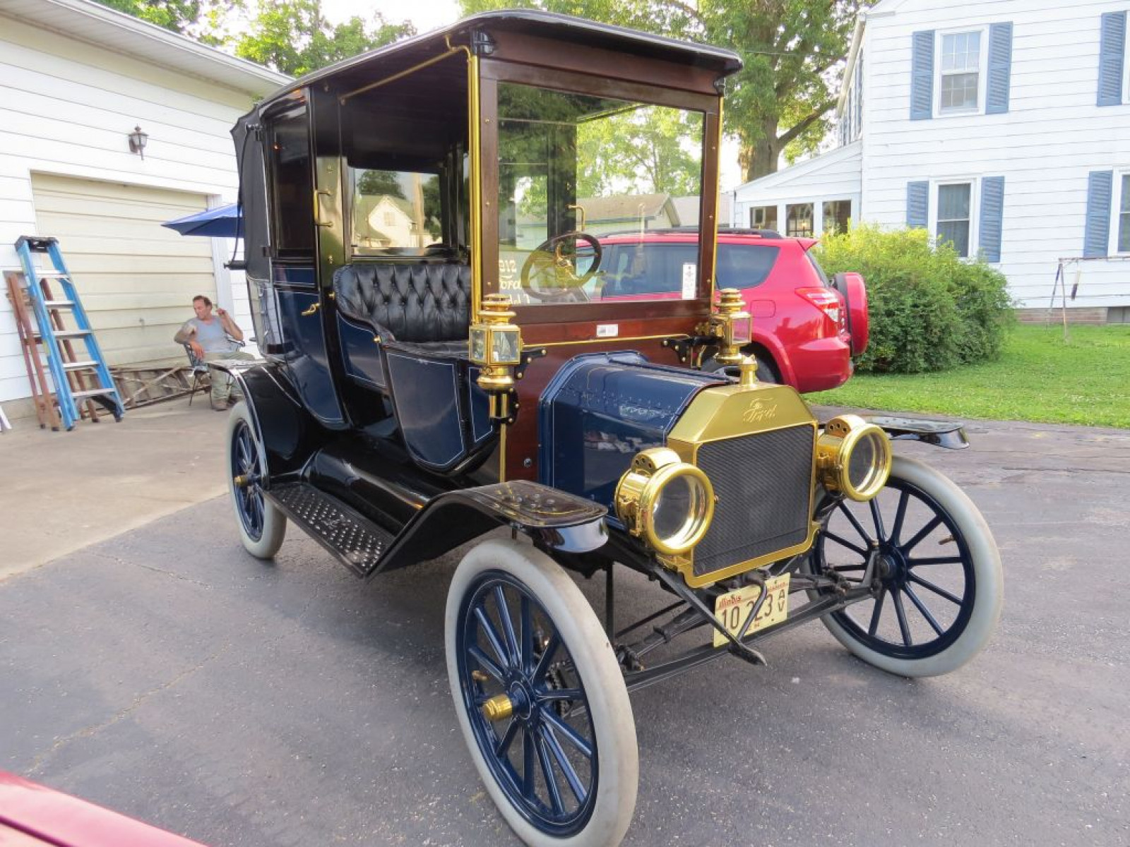 Beautiful 1912 Model T Town Car - Image 2