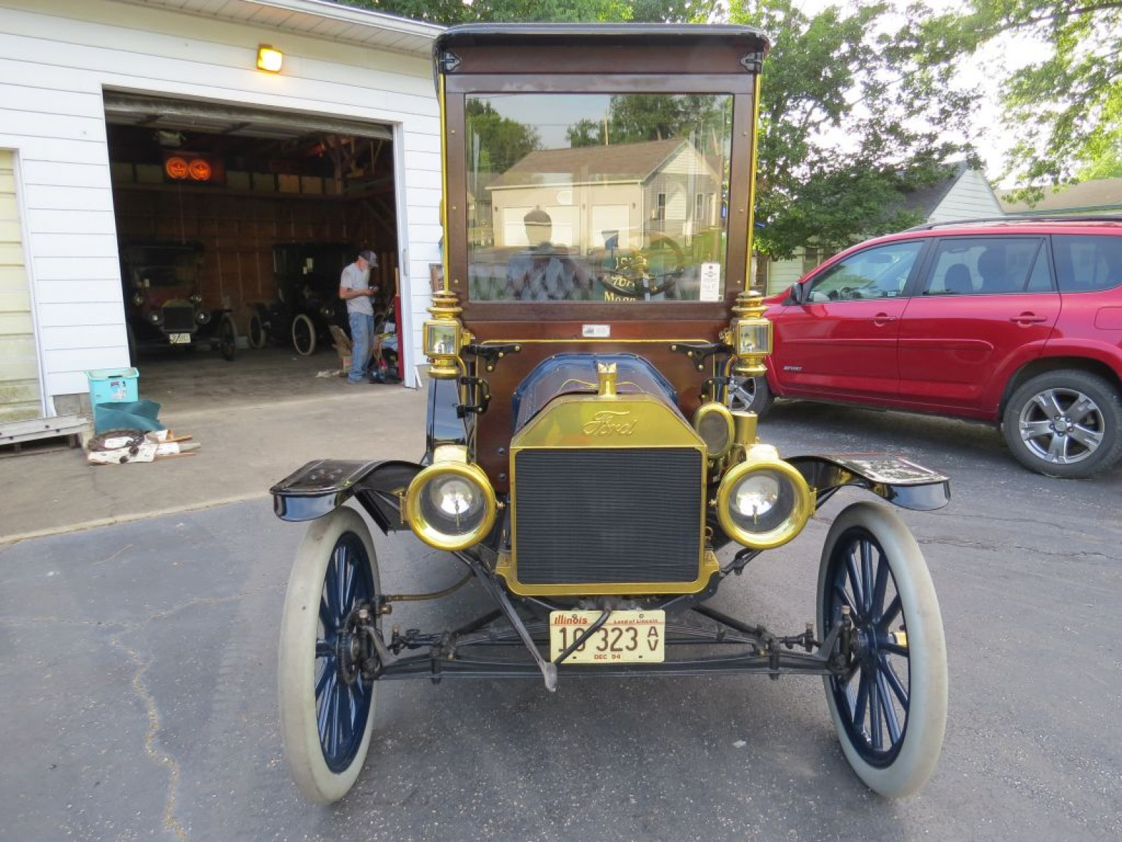 Beautiful 1912 Model T Town Car - Image 3