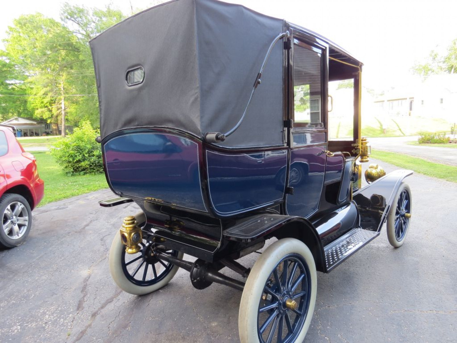 Beautiful 1912 Model T Town Car - Image 5