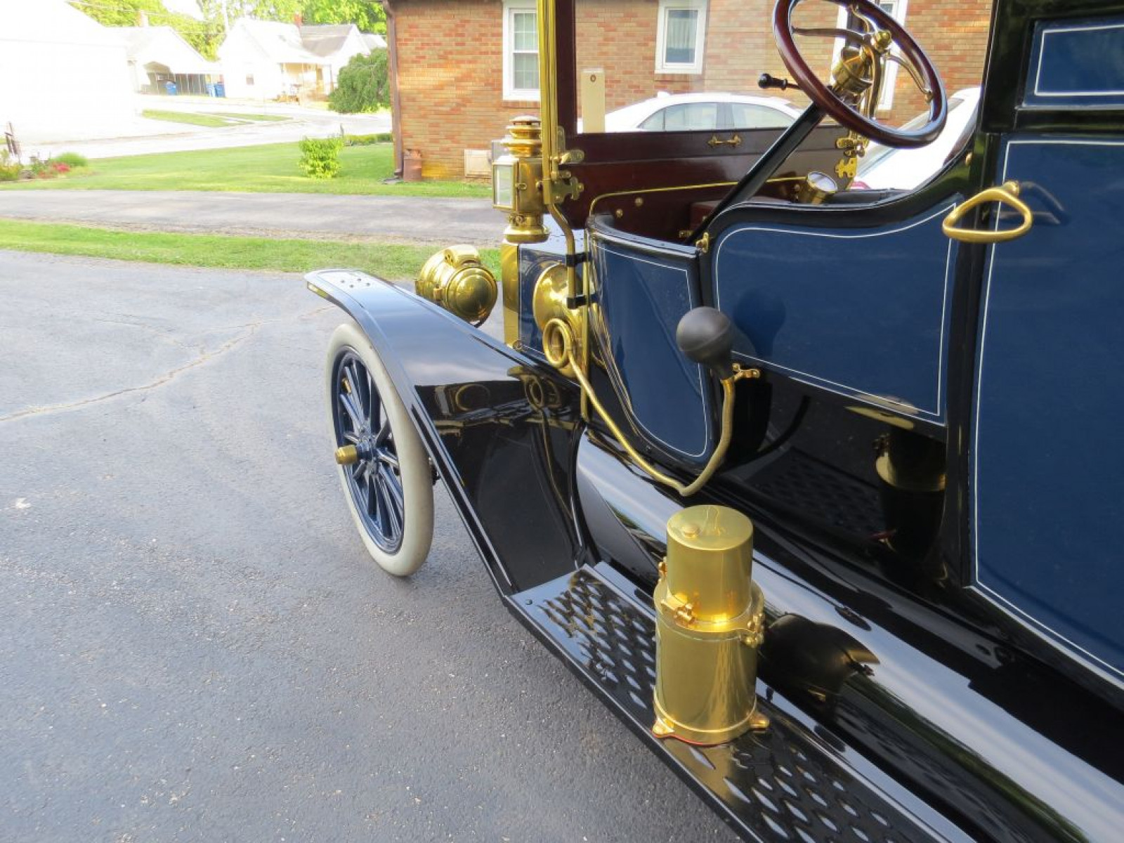 Beautiful 1912 Model T Town Car - Image 7