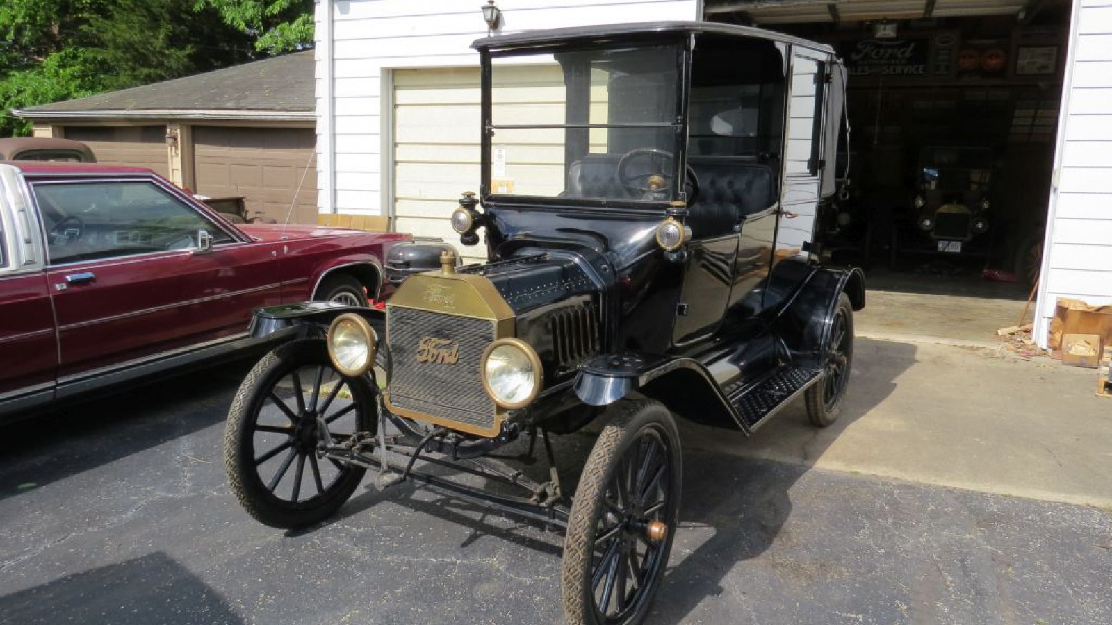 Original Condition 1915 Ford Model T Town Car - Image 1