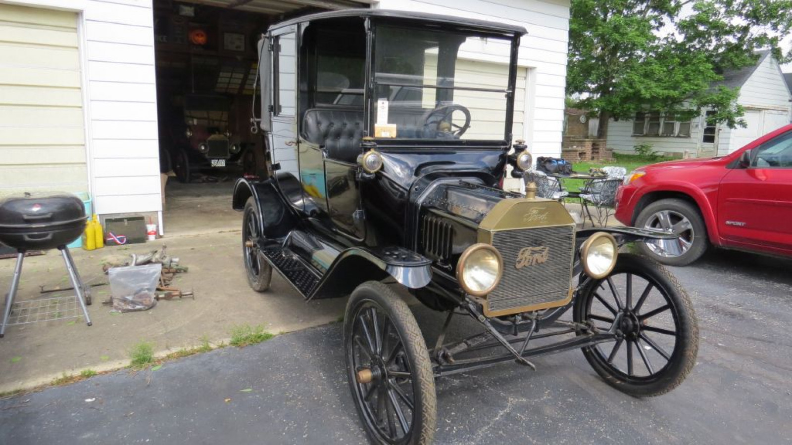 Original Condition 1915 Ford Model T Town Car - Image 2