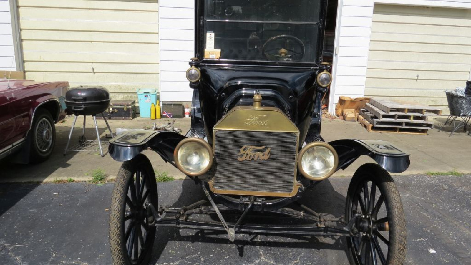 Original Condition 1915 Ford Model T Town Car - Image 6
