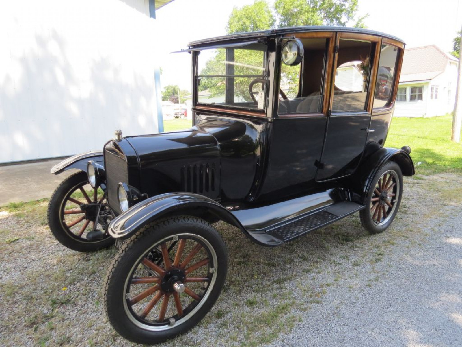 RARE 1921 Ford Center Door Model T - Image 1