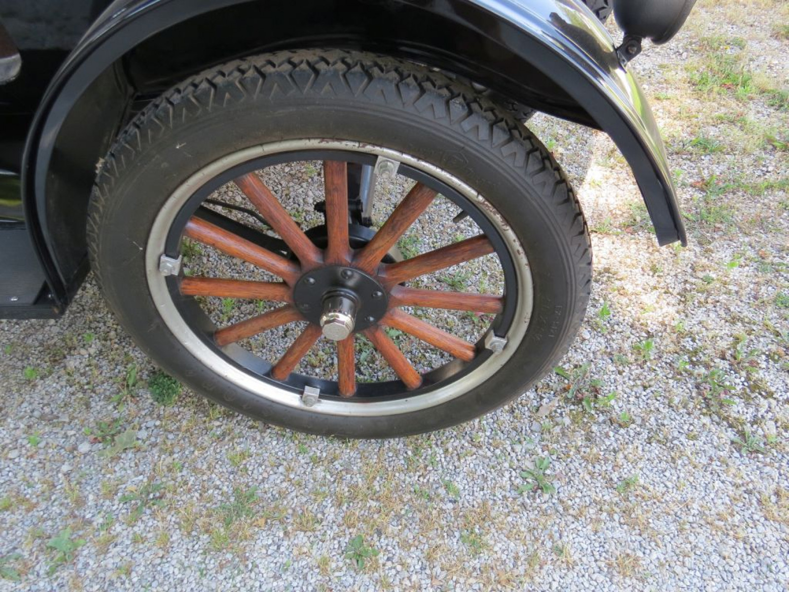 RARE 1921 Ford Center Door Model T - Image 11
