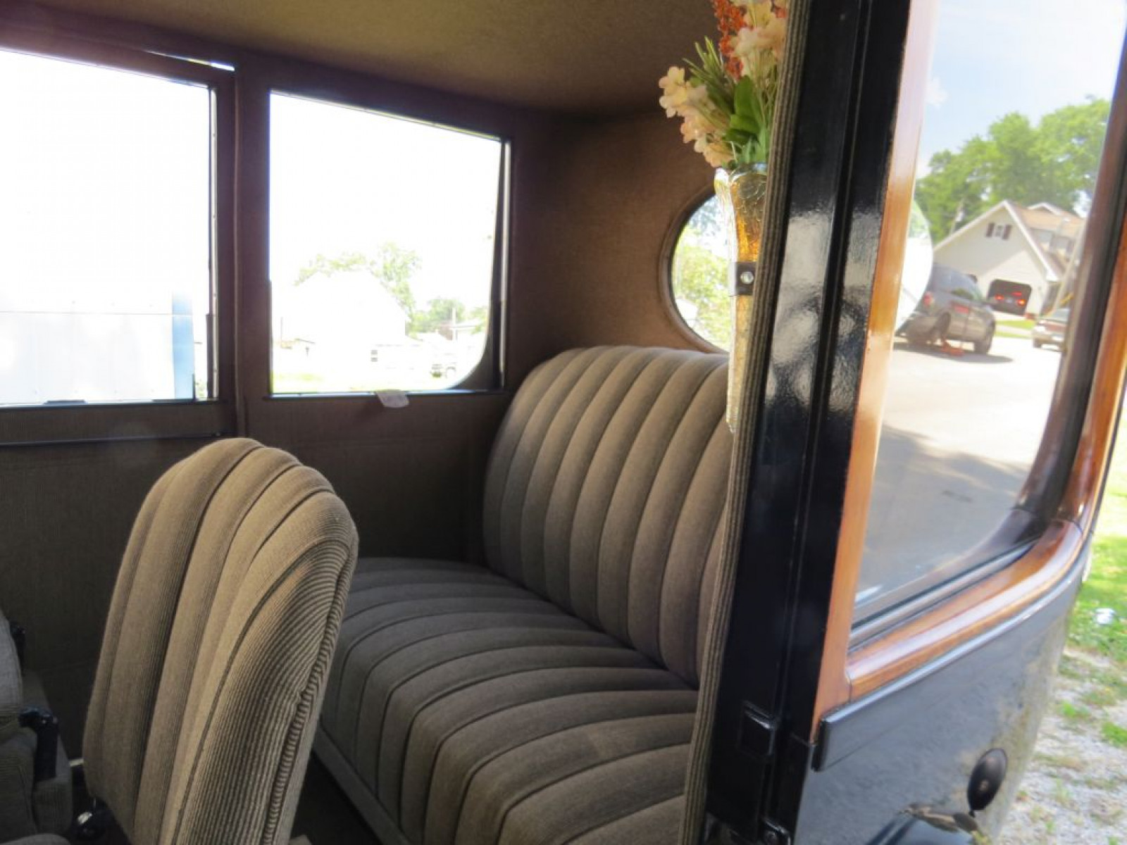 RARE 1921 Ford Center Door Model T - Image 9