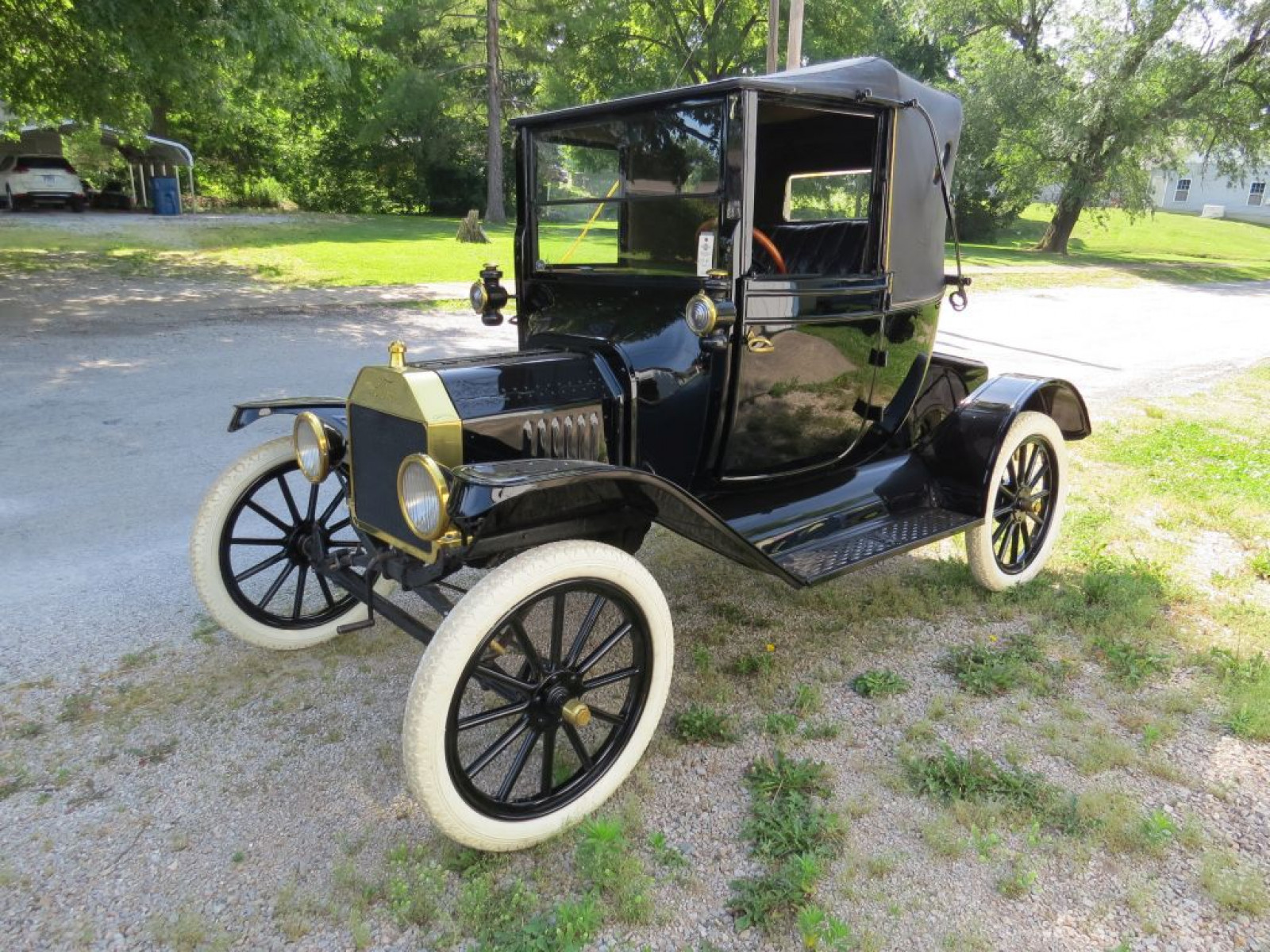 1915 Ford Model T Coupelet - Image 1