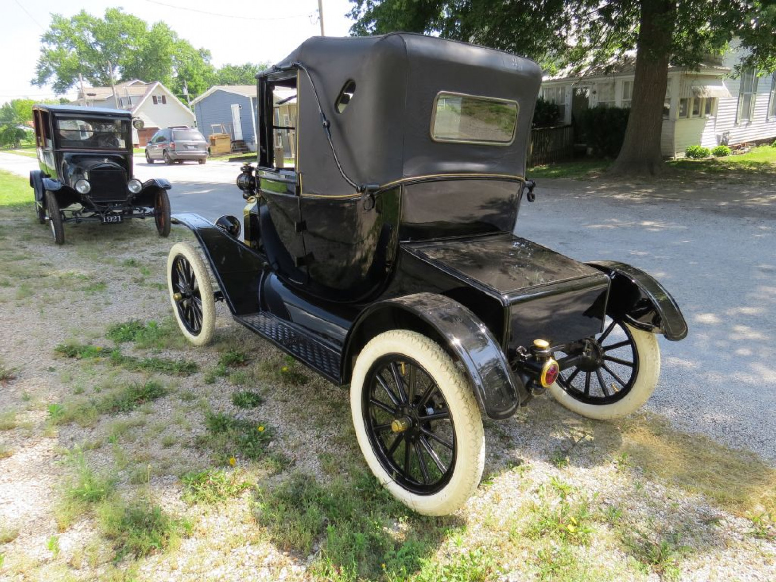 1915 Ford Model T Coupelet - Image 4