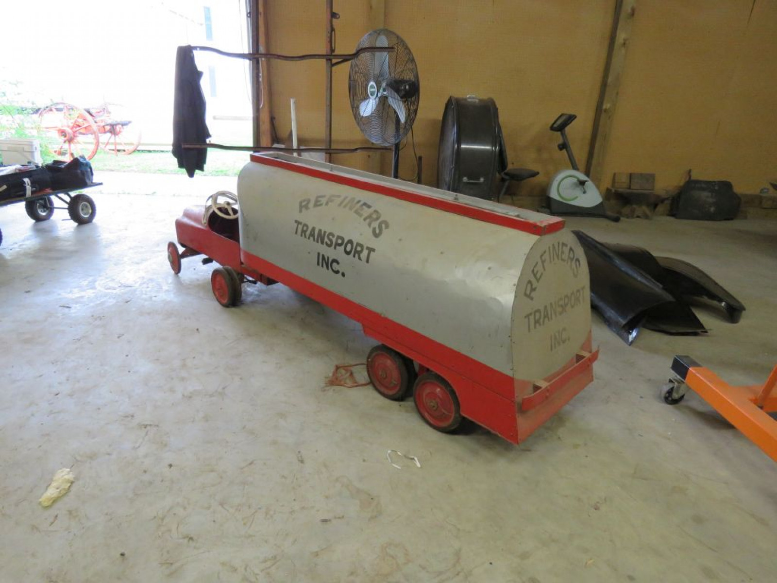 UNIQUE Murray Pedal Car with Homemade Semi Fuel Tanker - Image 5