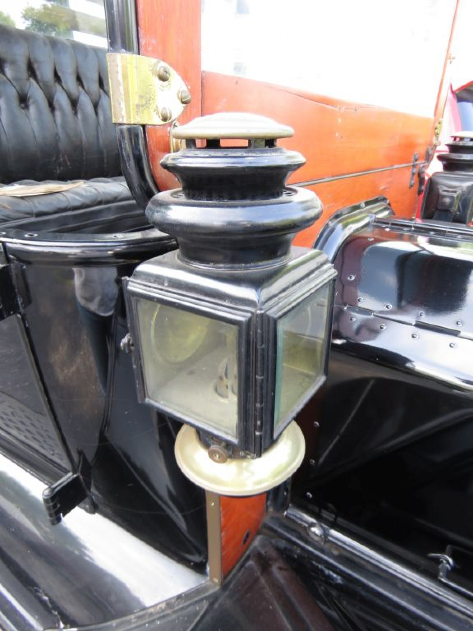 Complete 1914 Ford Model T Town Car - Image 10